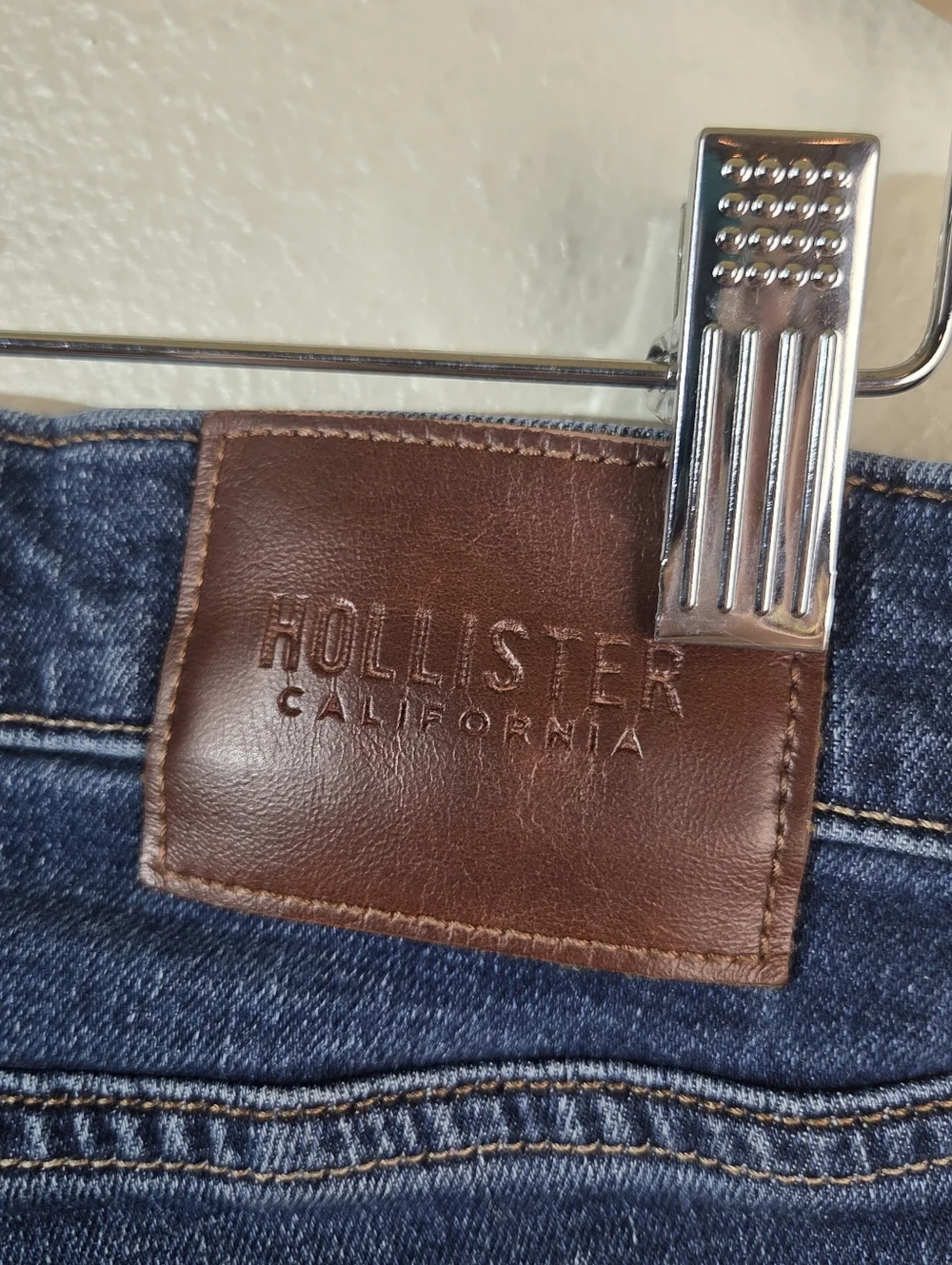 Hollister Men’s Athletic Skinny Jeans 29x30 Blue Wash Advanced Stretch Denim - Picture 12 of 13